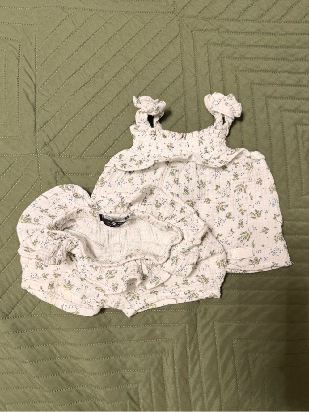 7 For All Mankind White Floral Ruffle Tank and Bloomers Set - White and Green